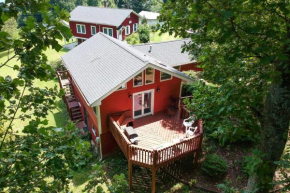 Cantrell Cottage Cozy Getaway with Smoky Mtn Views